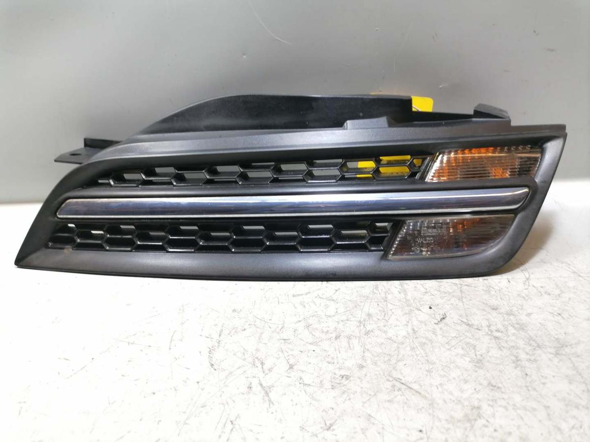 Nissan Micra K12 original K&uuml;lergrill mit Blinker links Facelift Bj.2005